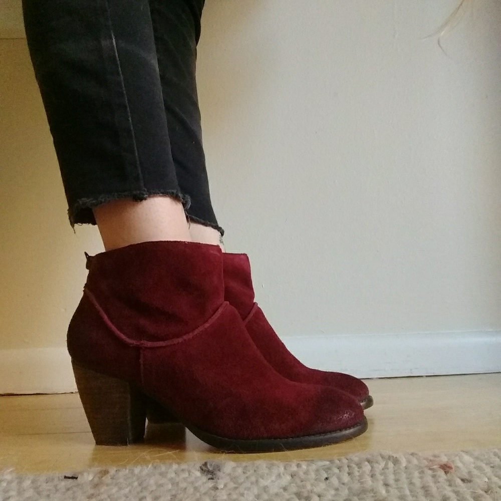 Steve Madden Maroon Booties